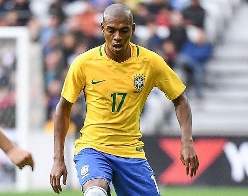 フェルナンジーニョブラジル代表2017.jpg