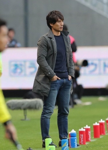 宮本監督2018第32節02.jpg