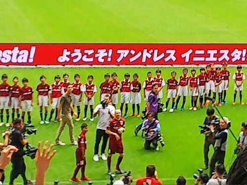イニエスタ2018ノエスタお披露目式04.jpg