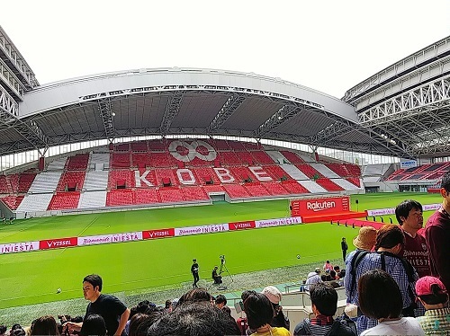 イニエスタ2018ノエスタお披露目式ボード.jpg