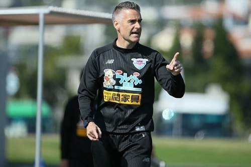 カレーラス監督沖縄キャンプ.jpg