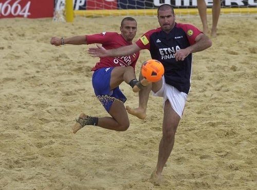 カントナビーチサッカー.jpg