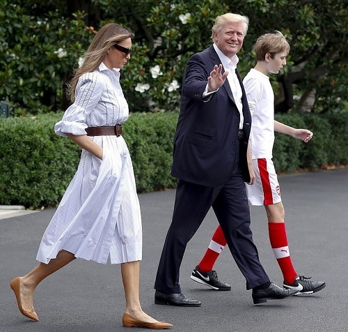トランプ大統領とバロン君ユニフォーム姿.jpg