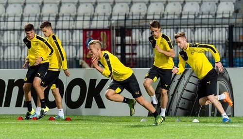 ドルトムントPAOK戦前練習.jpg
