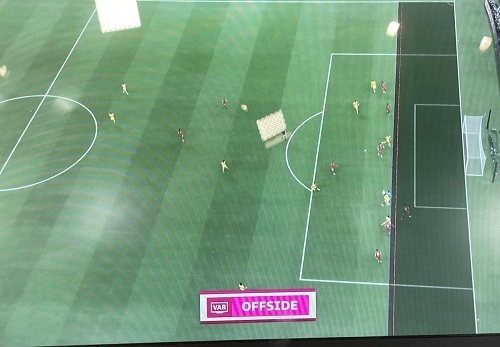 バレンシア2022W杯初戦オフサイド02.jpg