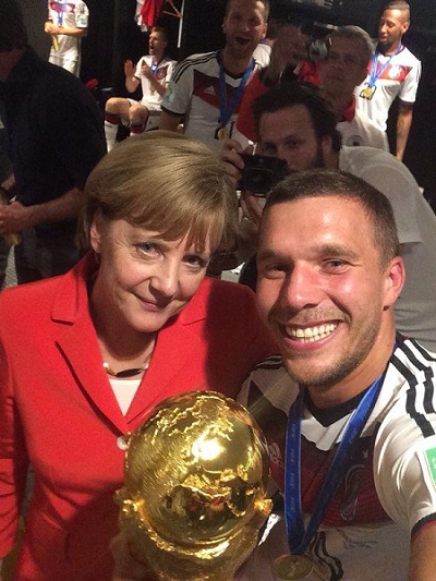 ポルディW杯決勝後ツイッター投稿メルケル.jpg