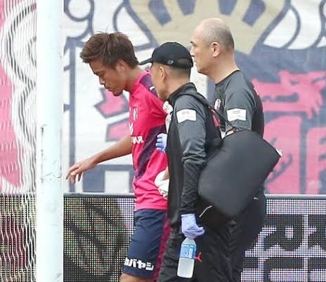 丸橋2019第28節負傷交代.jpg
