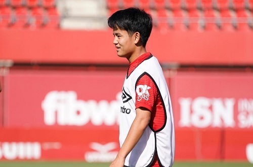久保建英2019マジョルカ初練習.jpg