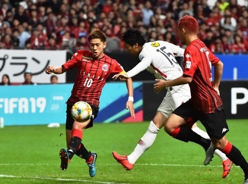 伊藤翔2019第4節シュート.jpg