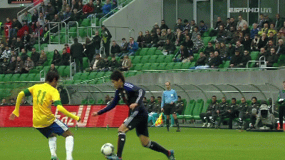 内田2012ブラジル戦01.gif