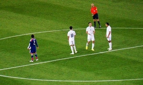 内田2015ウズベク戦試合再開.jpg