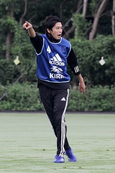 内田篤人U-19指導01.jpg