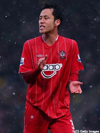 吉田麻也2013第33節手たたき.jpg