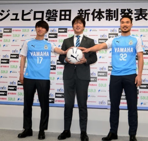 名波監督2019新体制発表.jpg
