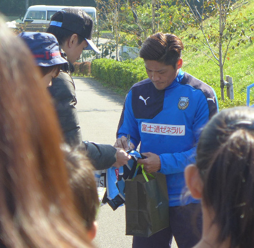 大久保2016川崎ファンサ.jpg