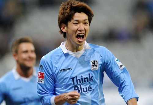 大迫勇也ゴール歓喜1860.jpg