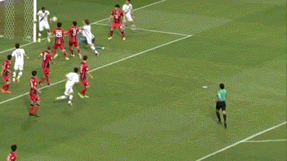 審判2015ACLソウル戦足引っ掛け.gif