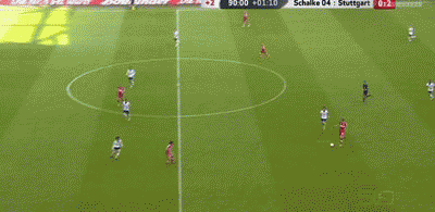 岡崎シュツット時代逆走ドリブル.gif