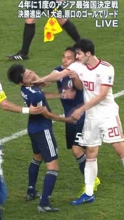 柴崎2019アジア杯イラン戦のど輪02.jpg