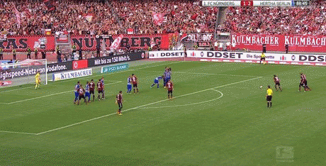 清武2013第2節FK弾.gif