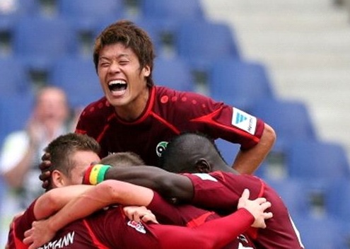 酒井宏2013第4節ジャンプ.jpg
