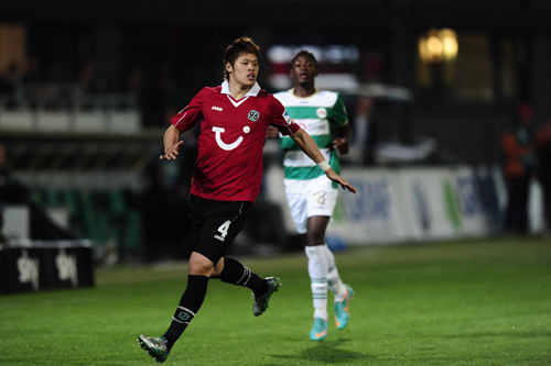酒井宏樹2013第31節起点.jpg