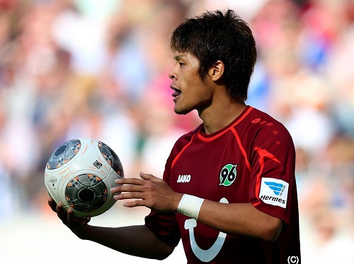 酒井宏樹2013第3節スローイン.jpg