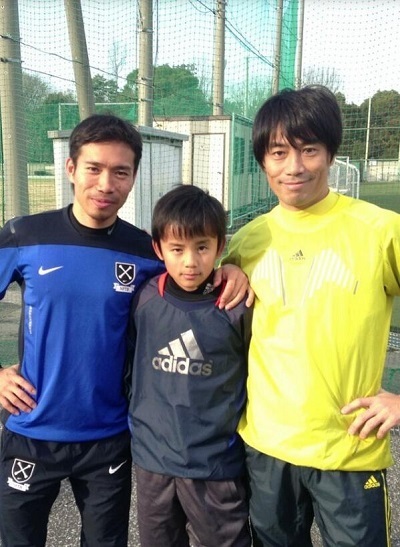 長友と久保建英小学生02.jpg