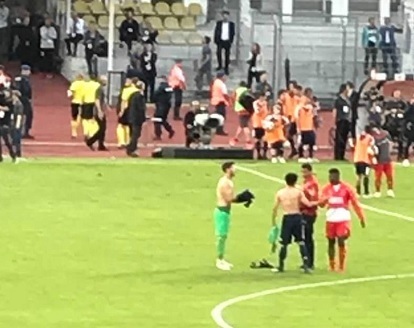 香川ユニ交換スイス戦.jpg