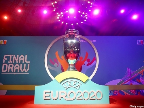 EURO2020トロフィー.jpg