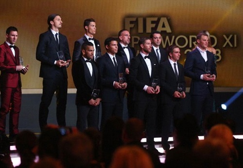 FIFAベストイレブン授賞式2014.jpg
