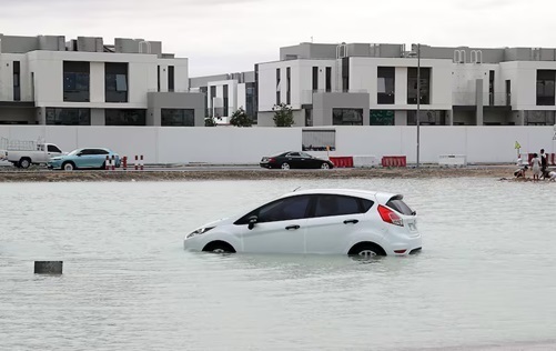 UAE洪水.jpg
